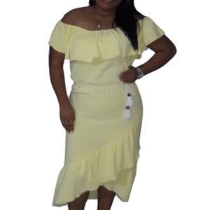REVIEW Women's yellow strapless dress Size XL Made in Colombia.